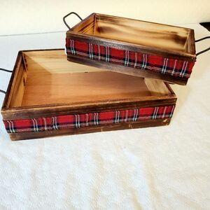 Plaid Decorated Wooden Tray Set